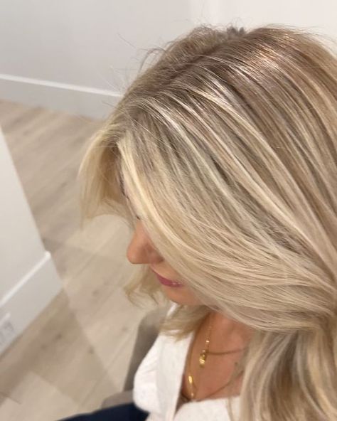 Natalie McKell on Instagram: "It’s the raw lift for me #btconeshot2023_blondes @oneshothairawards #livedinblonde #haireducation" Blonde Hair With Lowlights Medium Length, Balayage Hair Blonde On Blonde, Back To Back Highlights Blondes, Blond Hair Colour Ideas, Full Head Of Highlights On Blonde Hair, Pearlescent Blonde Hair, Blonde Hair Color Inspiration, Highlights For Natural Blonde Hair, Butter Blonde Hair Dark Roots