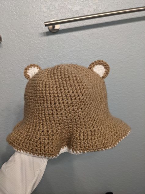 Brown bear bucket hat crochet soft Crochet Bucket Hat With Ears, Bear Bucket Hat Crochet Pattern Free, Animal Bucket Hat Crochet, Bear Bucket Hat Crochet, Bucket Hat Pattern Free, Bear Bucket Hat, Bucket Hat Crochet, Woolen Craft, Bucket Hat Pattern