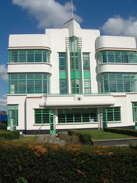 Rationalism Architecture, Hoover Building, London 2005, Art Deco Exterior, Cool Buildings, Vintage Architecture, House London, Art Deco Buildings, Deco Architecture