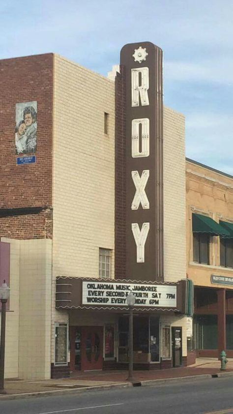 Roxy Theater, Majestic Theatre, Roxy, Palace, Around The Worlds