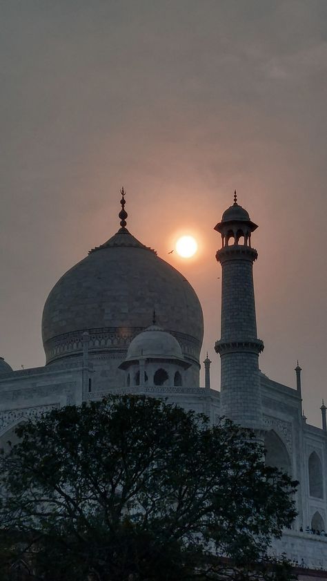 Sunset at Tajmahal | wallpaper | photography Wallpaper Photography, Night Background, Diwali, Taj Mahal, Architecture, Photography, Quick Saves