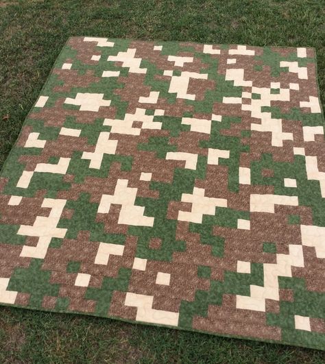 Camouflage Quilt Digital Camo Modern Lap Quilt Hunting | Etsy Easy Beginner Quilt, Digital Camo Pattern, Bind A Quilt, Camo Quilt, Family Quilt, Homemade Blankets, Homemade Quilts, Quilt Modernen, Beginner Quilt