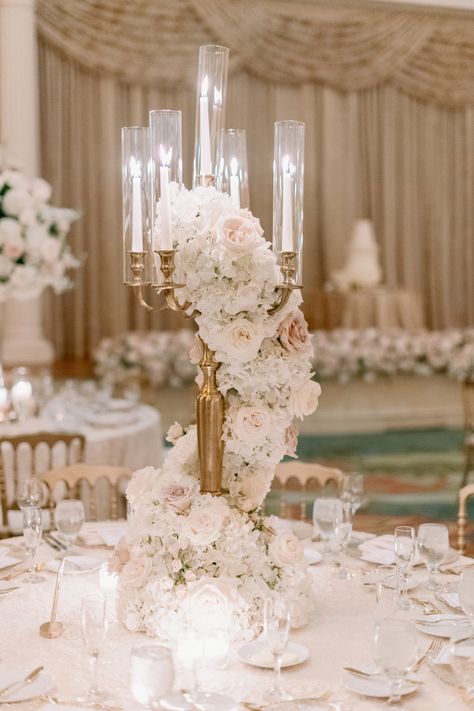 Centerpieces Wedding Elegant, Modern Elegant Wedding Decor, Round Table Centerpieces Wedding Elegant, Wedding Centerpieces With Candles, Round Table Centerpieces Wedding, Centerpieces With Candles, Round Table Centerpieces, Classy Wedding Decor, Table Centerpieces Wedding