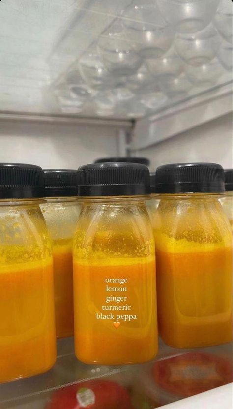 #WhatAreHealthyNutritionFacts Tumeric Juice Recipes, Make Your Own Juice, Ginger Tumeric, The Egg Diet, Turmeric Juice, Healthy Juicer Recipes, Turmeric Water, Turmeric Vitamins, Ginger Shot