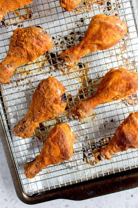 These Crispy Chicken Drumsticks are so simple and quick to make. Baked to a golden perfection, these baked drumsticks are so juicy and moist on top of being flavourful. Chicken Drumstick Recipes Oven, Oven Fried Chicken Legs, Chicken Legs In Oven, Crispy Baked Chicken Legs, Chicken Drums, Baked Fried Chicken, Fried Chicken Legs, Chicken Breast Crockpot Recipes, Crispy Oven Baked Chicken