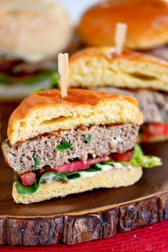 Fire up that grill and throw on these Inside Out Turkey Cheeseburgers! Loaded with flavor and filled with fresh mozzarella cheese, green onions, and Dijon mustard - these easy burgers are going to light up your 4th of July celebration! Baked Turkey Burgers, Zucchini Burger Recipe, Best Turkey Burgers, Easy Burger Recipe, Easy Burgers, The Best Turkey, Mom On Timeout, Recipes For Summer, Mozzarella Recipes