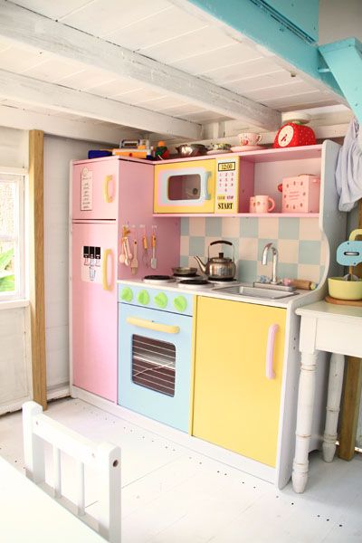 Playhouse Kitchen, Playhouse Interior, Kids Playhouse Outdoors, Girls Playhouse, Playhouse Ideas, Build A Playhouse, Wendy House, Play Kitchens, Famous Interior Designers