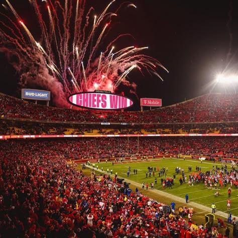 Kansas City Chiefs Superbowl Champions, Kc Chiefs Aesthetic, Chiefs Game Aesthetic, Nfl Wallpaper Chiefs, Kansas City Chiefs Aesthetic, Ts12 Concept, Chiefs Aesthetic, Chiefs Tailgate, Kansas City Chiefs Superbowl