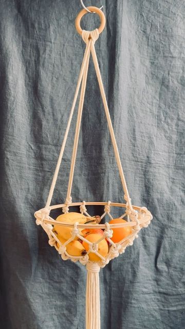 Macrame Fruit Hanger Diy, Macrame Fruit Hanger, Sasha Macramessage, Diy Fruit Basket, Macrame Fruit Basket, Macrame Baskets, Plant Crochet, Plant Business, Camping Youtube