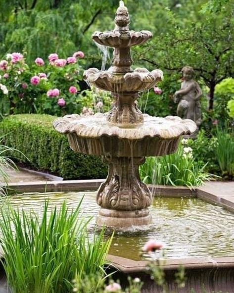 Backyard Water Fountains, Water Fountain Design, Taman Air, Garden Water Fountains, Fountains Backyard, Fountain Design, Water Features In The Garden, Garden Fountain, Fountains Outdoor