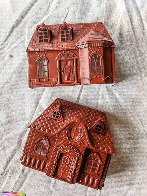 Fake Gingerbread House Diy, Dollar Tree Dollhouse Makeover, Dollar Tree Gingerbread House, Fake Gingerbread House, Gingerbread Houses Diy, Dollar Tree Houses, Diy Gingerbread Houses, Dollar Tree Dollhouse, Gingerbread House Pictures