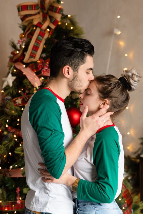 Holiday Engagement Photos, Christmas Couple Photos, Christmas Couple Pictures, Christmas Poses, Christmas Family Photoshoot, Travel Destinations Photography, Family Christmas Pictures, The Storyteller, Luxury Travel Destinations