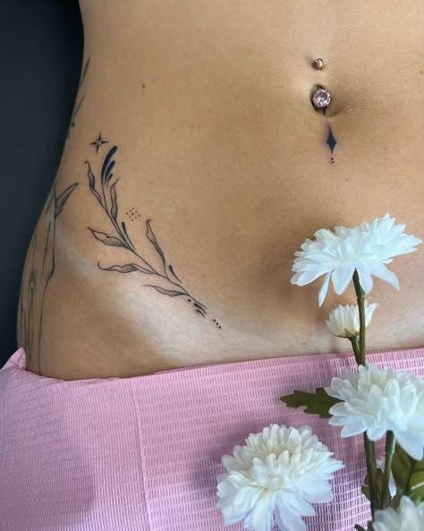 Lower Stomach Tattoo Lower Stomach Tattoo, Lower Stomach Tattoos For Women, Stomach Tattoo Ideas, Ephemeral Tattoo, Lower Stomach Tattoos, Stomach Tattoo, Basic Tattoos, Lower Stomach, Hip Tattoos Women