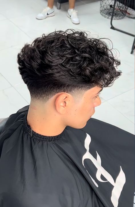 Taperfade Men Straight Hair, Cool Hairstyles For Men Short Hair, Low Taper Fade Wavy Hair, Men’s Curly Hair Low Taper Fade, Lower Fade Haircut, Haircuts For Curly Hair Natural Curls Men, Mid Drop Fade Curly Hair, Tapper Fade Boys Haircut Curly, Faded Haircut Men