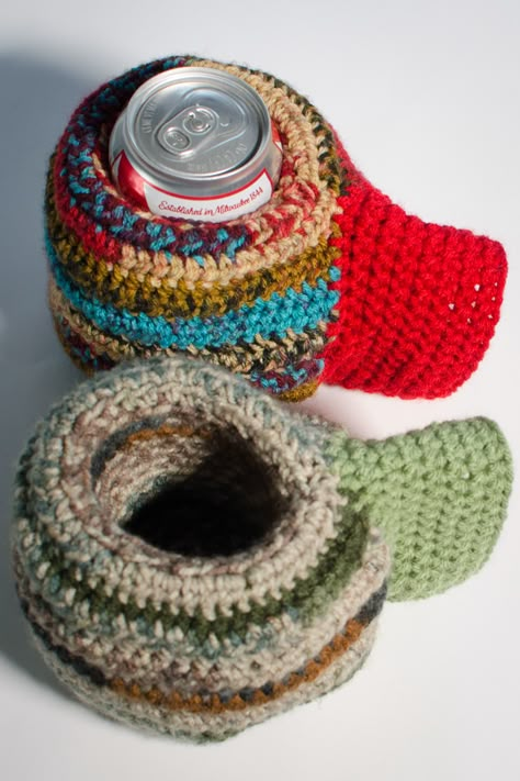 Crochet Beer Cozy, Crochet Koozie, Funny Crochet Gifts, Crochet Beer, Mitten Pattern, Crochet Coffee Cozy, Crochet Gloves Pattern, Progress Photos, Cozy Crochet Patterns