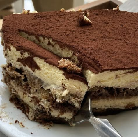 Chocolate Tiramisu Recipe, Tiramisu Pasta, Best Tiramisu Recipe, Classic Tiramisu, Mascarpone Recipes, Dirt Cake, Tiramisu Cake, Tiramisu Recipe, Kinds Of Desserts