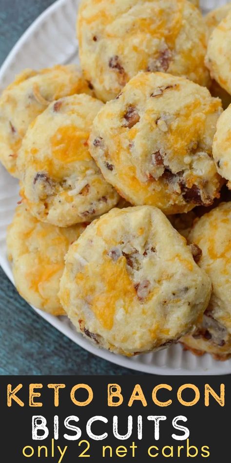 Try these Bacon Keto Biscuits for your next keto meal prep! This easy keto breakfast is packed with cheese and bacon and are only 2 carbs each! Bacon Keto Breakfast, Keto Bacon Pancake Sticks, Keto Bisquick Recipe, Keto Buiscuts, Keto Breakfast Keish Recipe, Quick Easy Keto Breakfast, Keto Recipes Breakfast Easy, Clean Keto Breakfast Ideas, Keto Family Breakfast