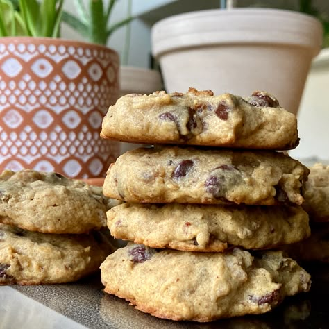 Sugar Free Chocolate Chip Cookies, Nestle Toll House, Healthy Chocolate Chip, Sugar Free Cookies, Cookie Calories, Oatmeal Raisin Cookies, Raisin Cookies, Oatmeal Raisin, Sugar Free Desserts