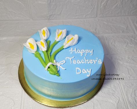 Cake Design For Teachers Day, Teachers Day Cake Design, Teacher Theme Cake, Teachers Day Cake Ideas, Kue Hari Guru, Teacher Day Design, Teacher Birthday Cake, Simple Anniversary Cakes, Teachers Day Cake