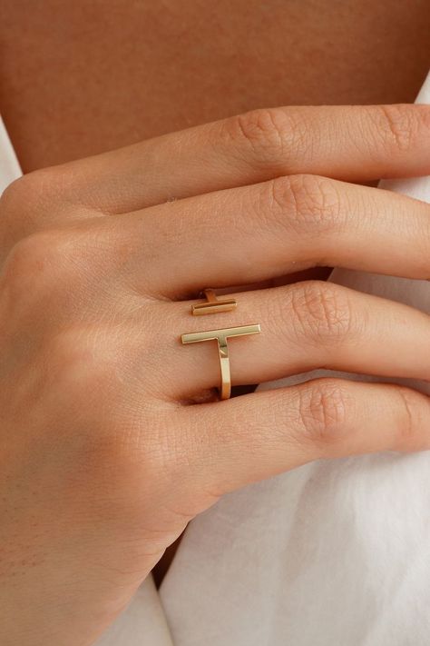 Gold Thumb Ring, Gold Chevron Ring, Gold Thumb Rings, Fashion Ring Set, Quinceanera Jewelry, Delicate Gold Ring, Finger Bracelets, Modern Gold Jewelry, Bar Jewelry