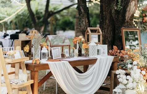 Wedding Registration Table Ideas, Wedding Registration Table, Galery Photo, Couple Seating, Fiesta Wedding Shower, Wedding Photo Table, Registration Table, Wedding Welcome Table, Mini Gallery