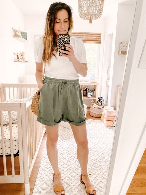 Postpartum Summer Outfit, Romper Summer, Postpartum Capsule Wardrobe Summer, Postpartum Wardrobe Summer, Postpartum Style Summer, Postpartum Fashion Summer, Post Partum Outfits Summer, Summer Postpartum Outfits, Postpartum Summer Outfits