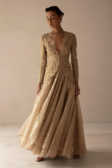 Shop for Varun & Nidhika Beige Metallic Palm Embroidered Jacket And Skirt Set for Women Online at Aza Fashions Jacket Style Blouse, Long Jacket Outfit, Palm Embroidery, Indo Western Outfits For Women, Structured Fashion, Women Lehenga, Cocktail Outfits, Organza Jacket, White Party Outfit