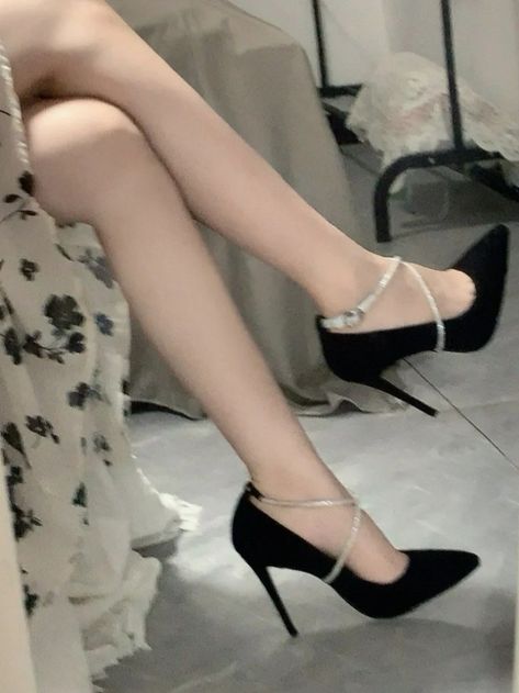 Korean Heels, High Heels Aesthetic, Hak Tinggi, Fancy Heels, High Heels Classy, Heels Aesthetic, Cute Shoes Heels, Fashion Shoes Heels, Girls Heels