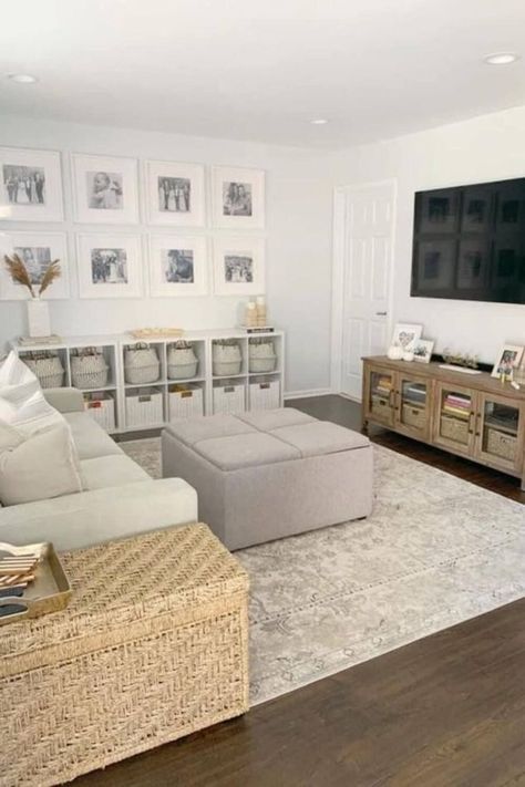 32 Easy Living Room Decor Ideas That Are Transformative – Of The Wall #playroom #ideas Playroom And Tv Room Combo, Easy Living Room Decor, Guest Room Playroom, Family Playroom, Play Nook, Small Tv Room, Family Room Playroom, Loft Playroom, Playroom/living Room