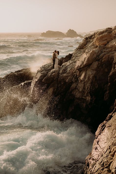 Styled Elopement Shoot, Big Sur Aesthetic, Elopement Destinations, Big Sur Photoshoot, Malibu Elopement, Monterey Photoshoot, Cape Town Elopement, Beach Elopement Ideas, Cliff Engagement Photos