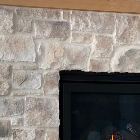 VB Builders And Graystone on Instagram: "Cozy Sunday enjoying this beautiful “Loire valley” stone from @eldoradostone 🤍   #modernfarmhouse #vbbuildersandassociates #eldoradostone #potterybarn #fireplacedesign" Ralph Lauren Interiors, Tv Above Fireplace, Lake House Living Room, Eldorado Stone, Cozy Sunday, 3 Season Room, Fireplace Built Ins, Living Room Redo, Stone Backsplash