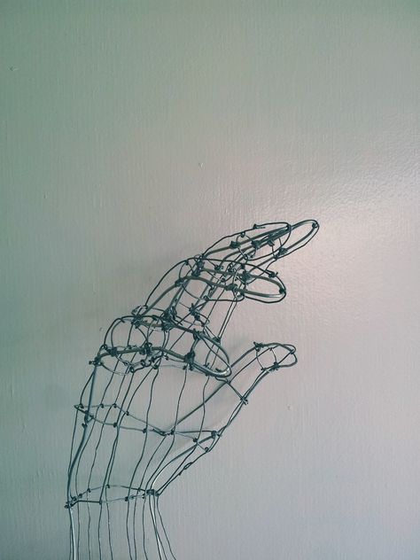 Wire Hand Sculpture, Michael Kohlhaas, Paperclip Art, Toxic Yuri, Fantasy Wire, Selective Mutism, Wire Art Sculpture, Sculpture Art Clay, Art Wire