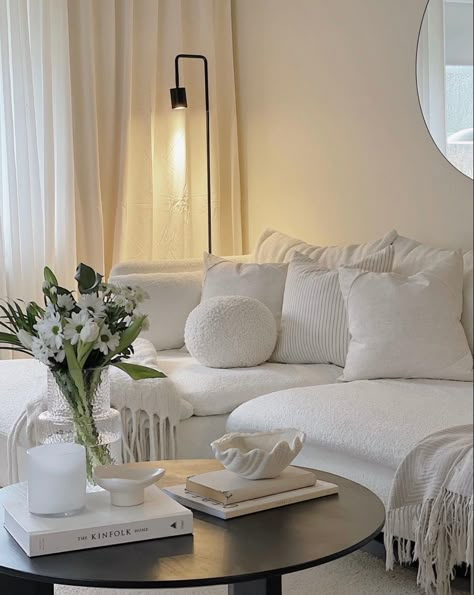 White Modern Living Room, Floor Pillows Living Room, Circle Pillow, Modern White Living Room, Round Throw Pillow, Room Decor Inspiration, Instagram Men, Modern Living Room Decor, Living Room Decor Inspiration