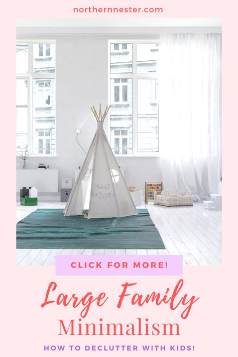 Minimalism With Kids, Toy Minimalism, Minimalist Family Home, Family Minimalism, Minimalist Family, Family Of 6, Family Of Four, Large Family, Large Homes