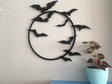 Flying Bats Metal Wall Artbats Metal Wall Decorbat Metal - Etsy Bat Halloween Decor, Stylish Halloween Decor, Bat Decor, Wall Decor Halloween, Metal Bat, Flying Bats, Halloween Wood Crafts, Diy Halloween Wreath, Bats Halloween