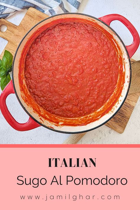 A dutch oven brimming with sugo and basil around it. Sugo Sauce Recipe, Homemade Italian Tomato Sauce, Italian Tomato Sauce Recipe, Sugo Sauce, Sugo Recipe, Pomodoro Sauce, Italian Tomato Sauce, Winter Meals, Salsa Recipes