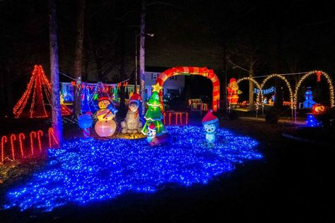 Bucks County Christmas Lights Displays to See - Guide to Philly Oregon Garden, Holiday Lights Display, Christmas Light Show, Diy Christmas Lights, Best Christmas Lights, Christmas Light Displays, Christmas Tale, Garden Christmas, Xmas Lights