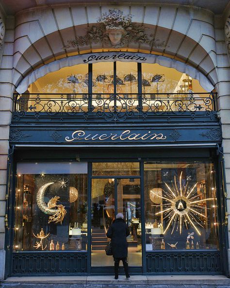 A must when in Paris...stop at the Guerlain store on the Champs Elysées!! A French perfume house, among the oldest in the world. Elysee Palace, Shop Exterior, French Perfume, Beautiful Paris, Store Window, I Love Paris, Shop Fronts, Paris Photo, Shop Front