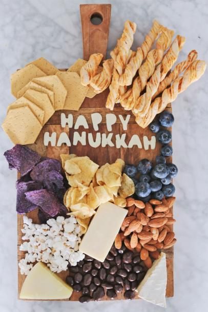 Hanukkah Party Food, Hanukkah Table Setting, Hanukah Appetizers, Cookie Mix Jar, Hanukkah Desserts, Hanukkah Ideas, Hanukkah Traditions, Holiday Cheese Boards, Diy Hanukkah