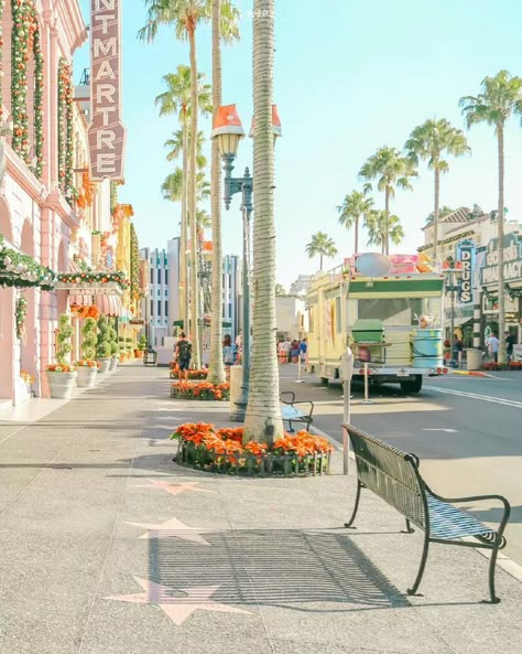 Beach Town Aesthetic, Sunny Aesthetic, Vlog Aesthetic, Life Movie, Glitter Photography, Fantasy Town, Pastel Beach, Perspective Art, Pretty Landscapes