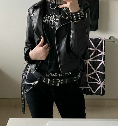 Metalhead Fashion, Metal Outfit, Dark Outfits, Rock Outfits, Rock Punk, Estilo Punk, Punk Outfits, Alt Fashion, Punk Style