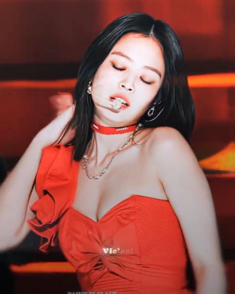 cr. vviolen.l on tiktok [ #jennie #jennieedit #blackpink #edit ] Jennie ver. Jennie 2017, Vidio Jennie, Jennie Fancam Edit, Jennie Pictures, K Pop Y2k, Jennie Eating, Jennie Video, Jennie Fancam, Ricky Kim