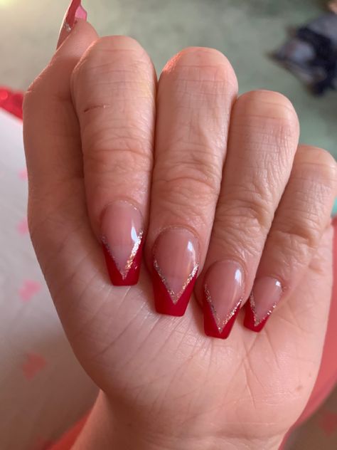 White And Red Tip Nails, Red V Tip Nails, Red Prom Nails Short, Red Coffin Nail Ideas, Red Hoco Nails, Red Homecoming Nails, Red Tip Nails, Mom Nails, Silver Acrylic Nails