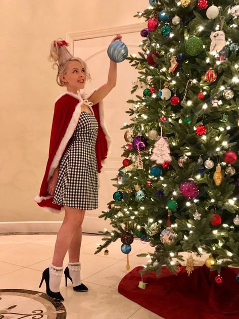 [self] Cindy Lou Who #cosplay http://bit.ly/1Pirklu Cindy Lue Who Costume, Cindy Loo Who Costume, Cindy Lou Costume, The Grinch And Cindy Lou, Cindy Lu, Grinch And Cindy Lou, Whoville Costumes, Cindy Lou Who Costume, Who Costume