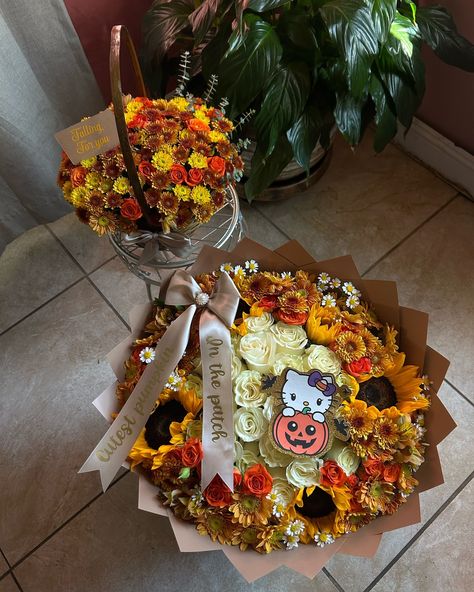 Swipe for more 😍 @bouquetsbykarla freestyle set ! • • • #fall #fallbouquet #spookybouquet #cutestpumpkininthepatch #mixedbouquet #florist #inlandempire Flower Bouquet Business, Bouquet Business, November Flower, Big Bouquet, Board Manifestation, Bouquet Roses, Vision Board Manifestation, Cute Pumpkin, Business Idea