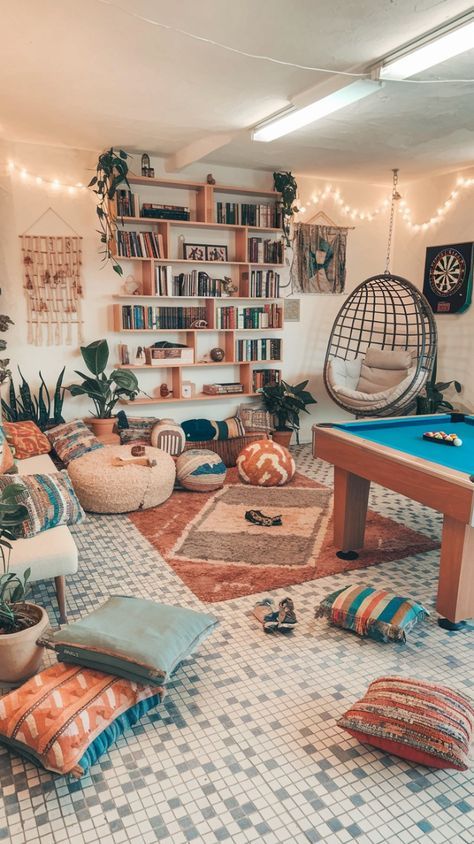 Teenager Hangout Room Ideas, Teen Game Room Ideas, Attic Hangout Room Ideas, Kids Lounge Room Ideas, Attic Ideas Hangout, Hangout Room Decor, Hangout Room Ideas Teen Lounge, Teen Lounge Room Ideas, Teenage Den