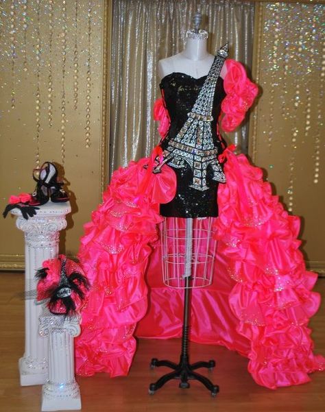 Paris Ugliest Wedding Dress, Huge Dresses, Weird Wedding Dress, 2000s Prom Dress, Sondra Celli, Ugly Wedding Dress, Crazy Wedding, Pink Day, Paris Party