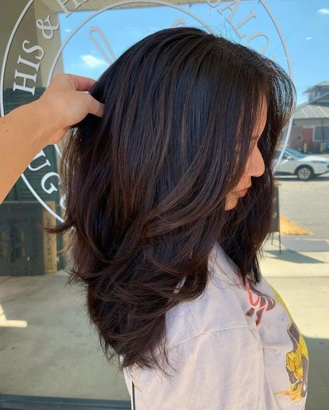 Mis Length Haircut With Layers, Layered Long Hair Face Framing Straight Brunette, Medium Length Hair With Layers Not Styled, Concave Layers Medium Lengths, Face Framing Layers Before And After, C Shape Haircut Medium, Mid Length With Long Layers, Midi Flick Haircut, Long Layered Medium Hair