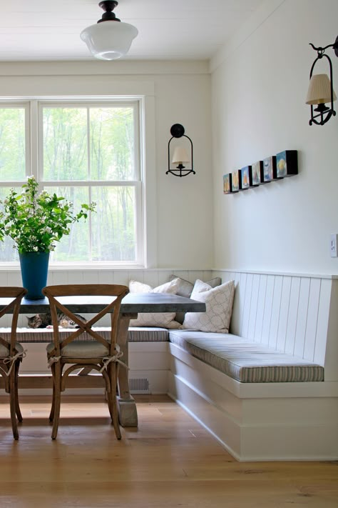 Kitchen Corner Bench Seating, Kitchen Corner Bench, Booth Seating In Kitchen, Banquette Ideas, Built In Bench Seating, Corner Bench Seating, Seating In Kitchen, Bench Seating Kitchen, Banquette Seating In Kitchen