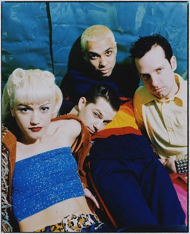 90s Gwen Stefani 90s Gwen Stefani, Gwen Stefani 90s, Tragic Kingdom, Gwen Stefani No Doubt, 90s Grunge Hair, Gwen Stefani Style, Band Photoshoot, The Cardigans, 90s Music